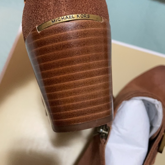 Michael Kors Ankle Bootie - Picture 4 of 9